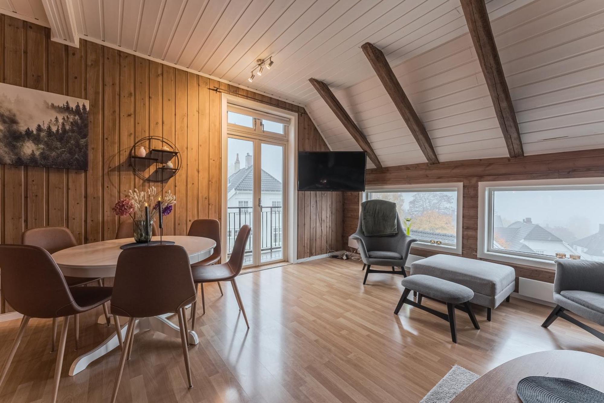 Toppleilighet I Sentrum Av *